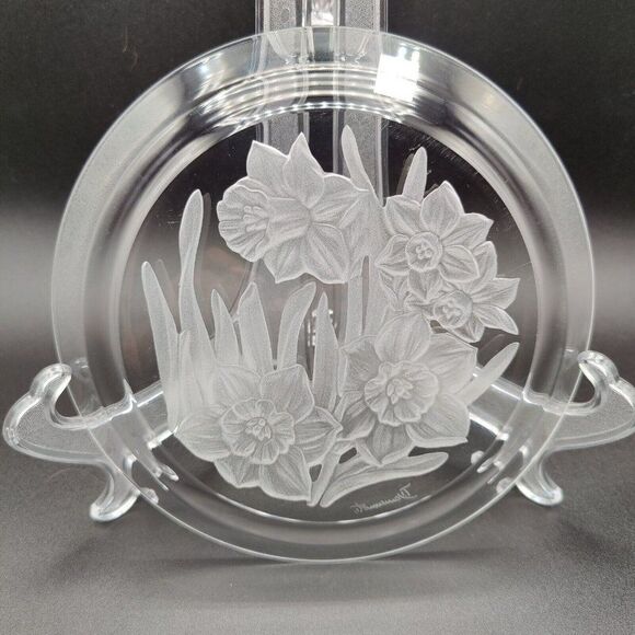 Etched Crystal Daffodil Plate 9.5” Signed Yamamoto Japan Floral Decor - Picture 4 of 8